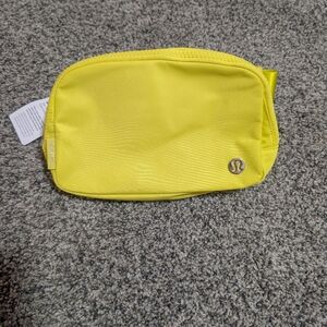 NWT Lululemon Belt Bag In Daisy Glow